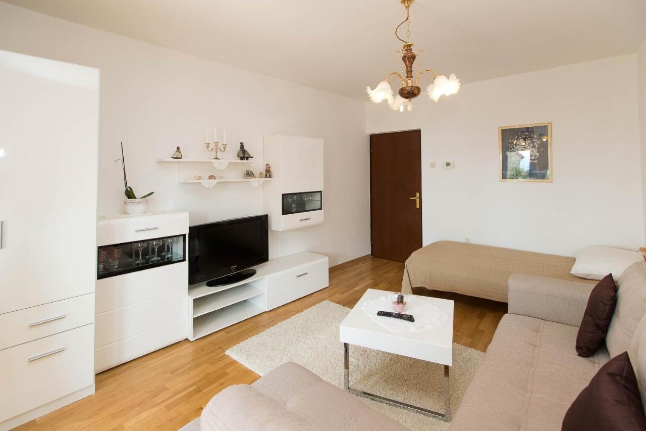 Apartmani Vera Crikvenica Ngoại thất bức ảnh