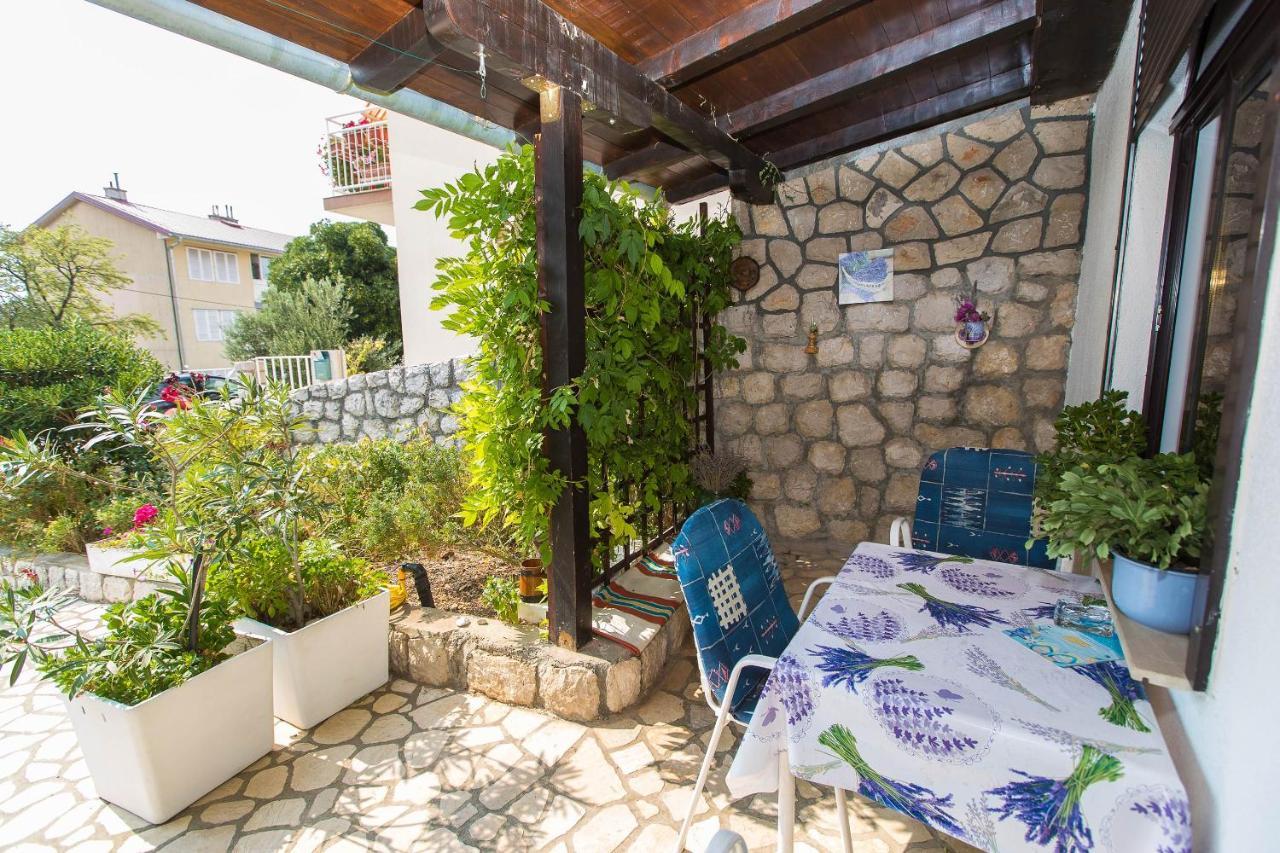 Apartmani Vera Crikvenica Ngoại thất bức ảnh