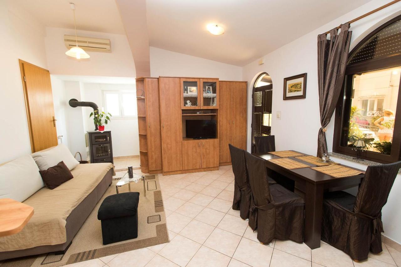 Apartmani Vera Crikvenica Ngoại thất bức ảnh